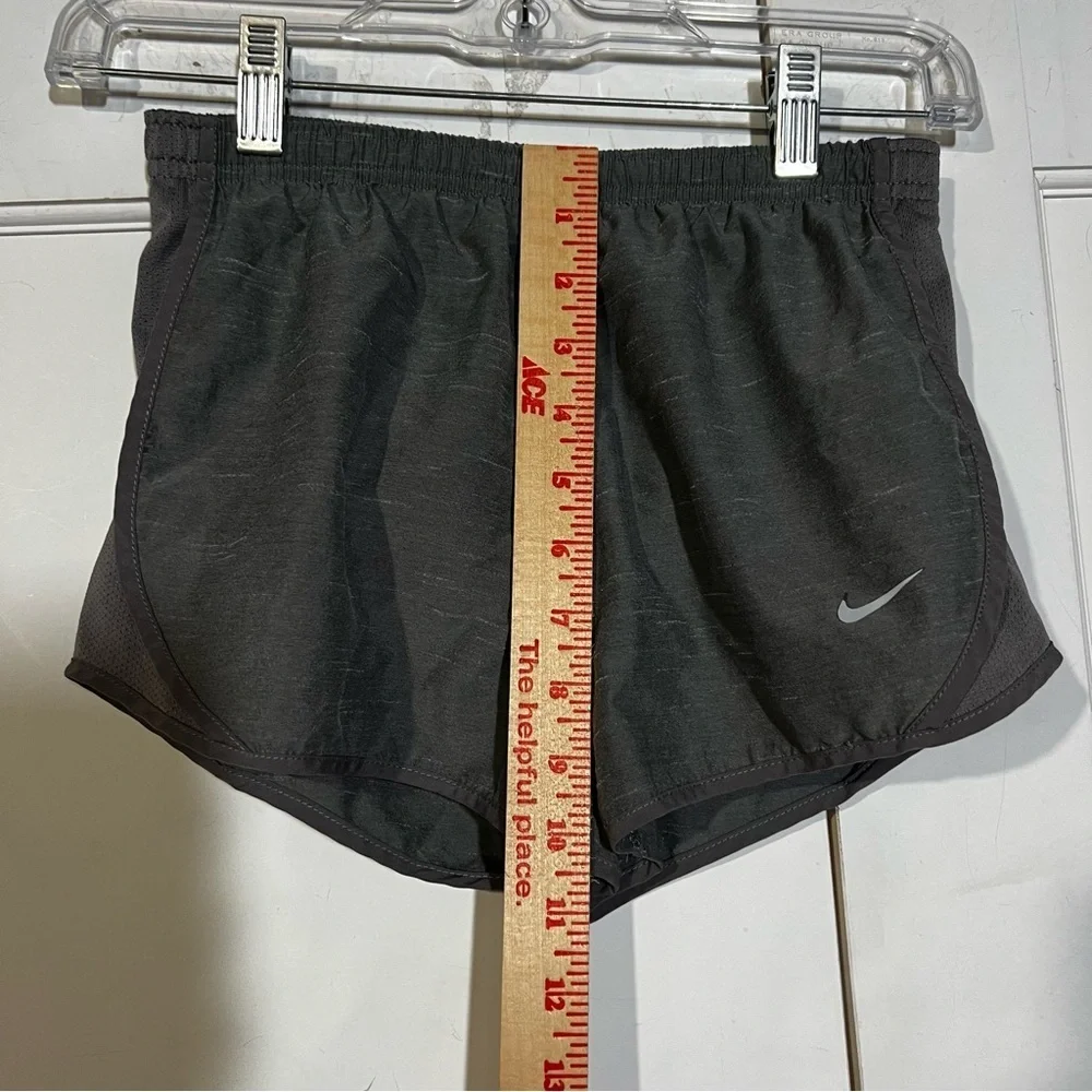 Nike Dri Fit Girls Shorts Dark Gray Size Medium